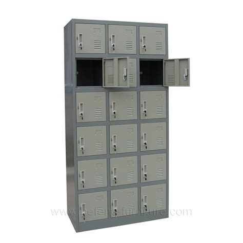 Locker Besi Terdiri Dari 18 Pintu Hefeng Furniture