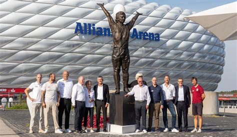 La statue de Gerd Müller a été inaugurée FCbayern fr