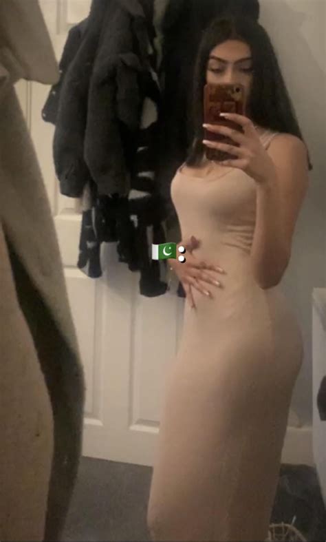 Alisha or Amelia : r/PakiBeauties