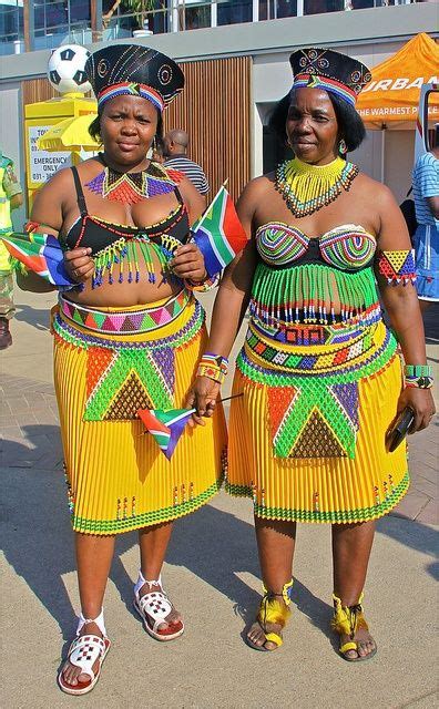 Zulu Women In Kwa Zulu South Africa Zulu Women African Traditional