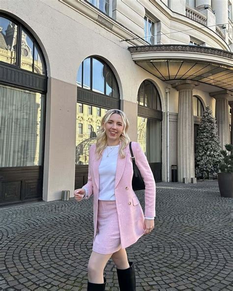 Blazer et Jupe Rose Poudré avec Haut Blanc Sumissura