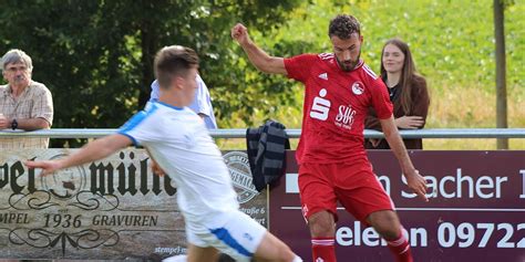 Fu Ball Bezirksliga West Sv Friesen Holt Maximilian Weinreich Vom Fc