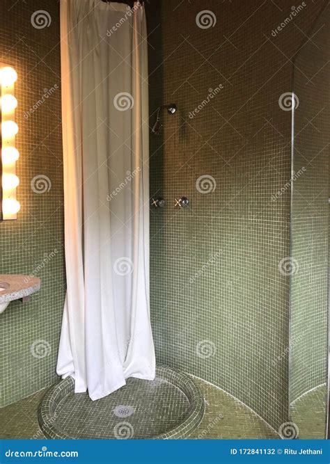 The glass house new canaan philip johnson has a secret room