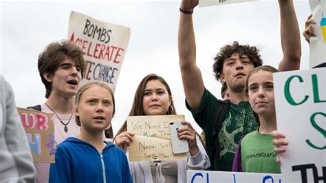 Greta Thunberg Protesta Em Frente Casa Branca Pelas Altera Es