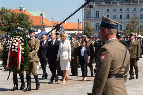 Agata Duda Zaskoczy A Na Obchodach Wi Ta Wp Metamorfoza Pierwszej