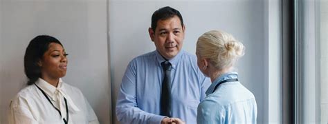 What Are Bank Tellers Trained To Do In a Robbery? - Safetell