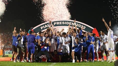 Arema FC Juara Piala Presiden 2022 BorneoFlash