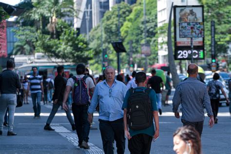 Seis Em Cada Dez Brasileiros Sentem Inseguran A Ao Caminhar Pelas Ruas