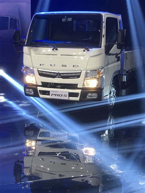 Mitsubishi Fuso Celebra La Entrega Del Veh Culo N Mero A