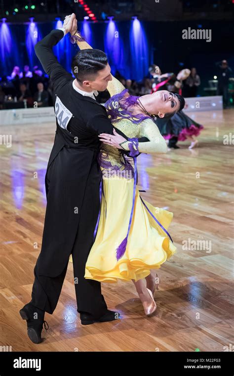 dancers dancing standard dance Stock Photo - Alamy