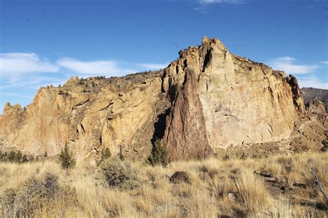 7 Unforgettable Hikes At Smith Rock Quick Visitors Guide Pines