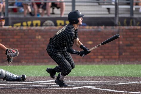 elks answer  port angeles  earn  series win bend elks