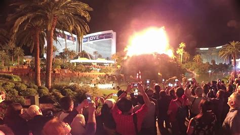 The Mirage Fire Show 360 View Youtube