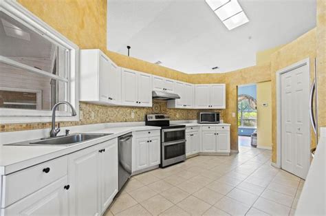 3813 Garden Lakes Estates Dr, BRADENTON, FL 34203 | MLS# T3446827 | Redfin