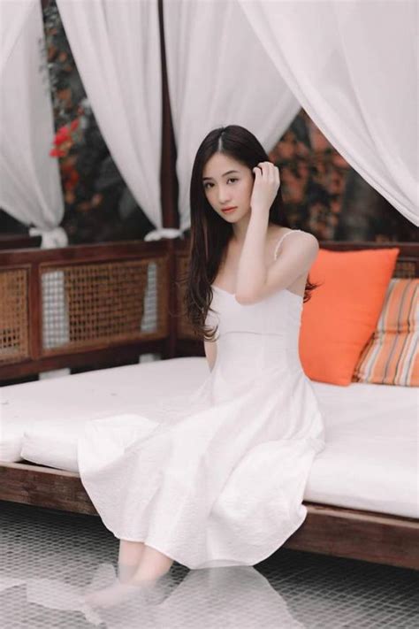 Hot girl và hot boy Phan Thành và Primmy Trương được khen có tướng phu thê Thúy Vi