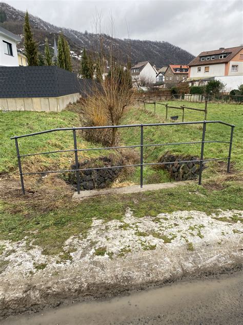 Brückengeländer am Weiher Zukunft Mittelahr Wiederaufbau Dernau