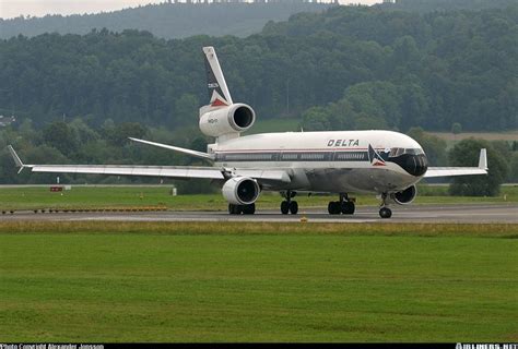 McDonnell Douglas MD 11 Delta Air Lines Aviation Photo 0297281