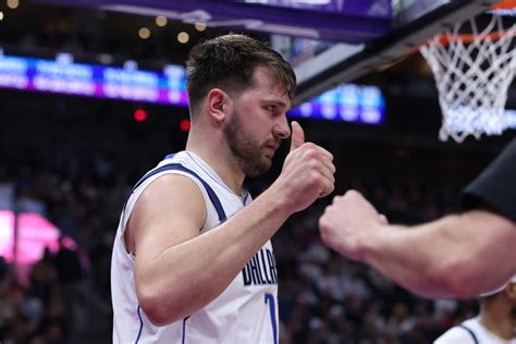 Luka Doncics Triple Double Lifts Mavs Past Jazz Field Level Media