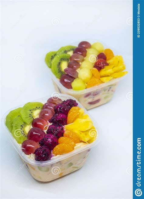 Ensalada De Fruta Deliciosa Para Una Dieta Saludable Imagen de archivo ...