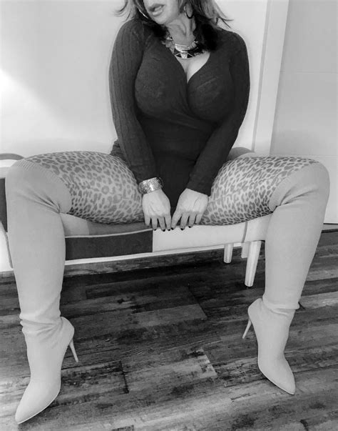 MILF Boobs Porn Pics Nude Women In Free Sex Photos XHamster