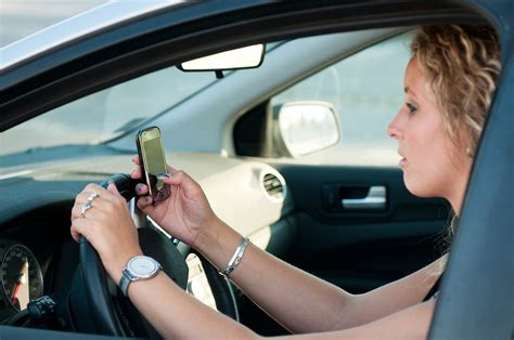‘Texting While Driving’ Signs Now Law