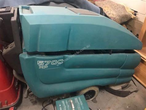 Used Tennant 5700xp Walk Behind Floor Scrubber In Listed On Machines4u