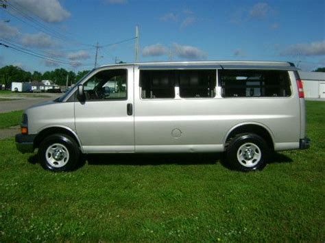 Purchase Used 2008 Chevrolet Express 2500 Cargo Van W Side Access Panels 2 Owner Clean Carfax