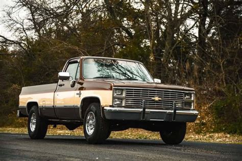 100 Square Body Truck Wallpapers