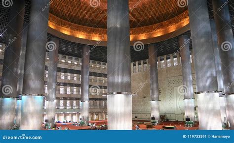 Interior of Istiqlal Mosque Editorial Photo - Image of modern, interior ...