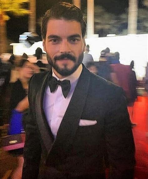 Hercai'nin yıldızları Ebru Şahin ile Akın Akınözü, Cannes'da!