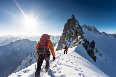 登山者攀登白雪皑皑的山峰图片高清图片下载 正版图片600153151 摄图网