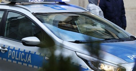 Warszawa Policjanci zatrzymali podejrzanego o usiłowanie rozbojów na