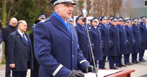 Oto Nowe Policjantki I Nowi Policjanci Z Dolnego L Ska Ile Mo Na Zar