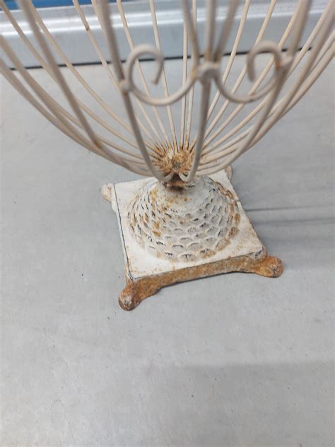 Jardini Re Shabby Chic Iron Plant Holder Rust Metal Urn Basket Etsy