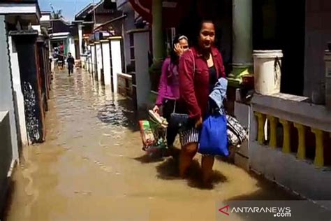 Banjir Yang Melanda Sebagian Wilayah Cirebon Mulai Surut Antara News