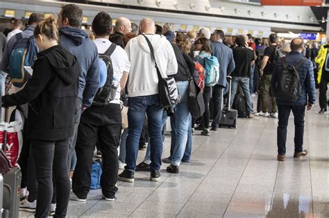 Flughafen Frankfurt Drohne über Landebahn lässt fast 150 Flüge ausfallen