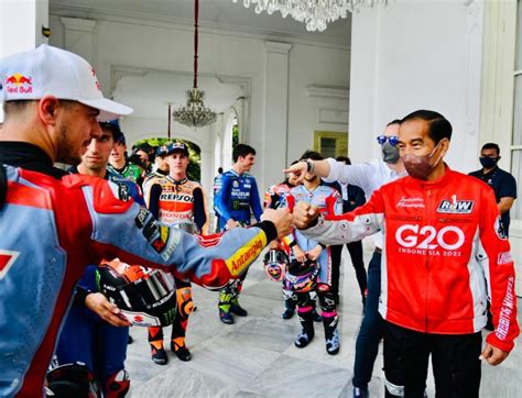 Presiden Joko Widodo Terima Pembalap Motogp Di Istana Merdeka