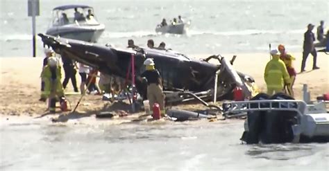 Cuatro pasajeros mueren al estrellarse un helicóptero sobre una playa