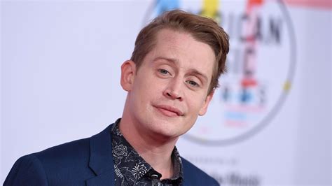 Macaulay Culkin Cumple 42 Años Millonario A Los 10 La Pelea Con Sus Padres Por Su Fortuna Y Su