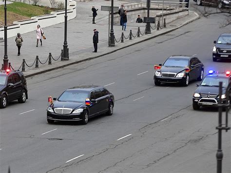 Kim Jong Un travels in armored Mercedes-Maybach limos: PHOTOS ...