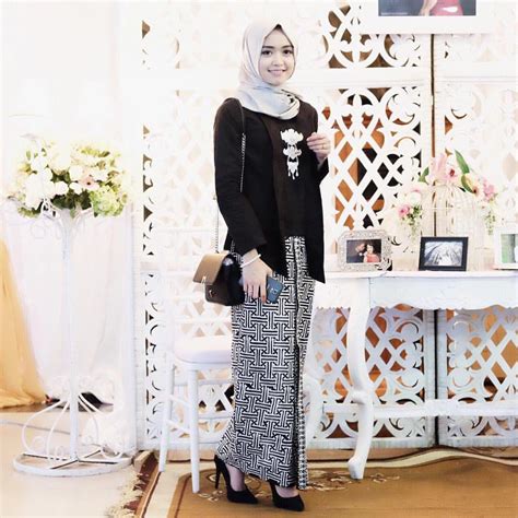 11 Model Kebaya Kutu Baru Modern Hijab