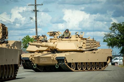 First Abrams M1A2C SEP V3 Tanks Issued Joint Forces News