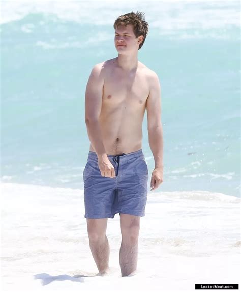 18 Ansel Elgort Nude Sexy Pics Leaked Meat