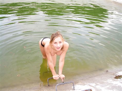Sexy Hot Girlfriend In A Pond Photo 39 59 X3vid