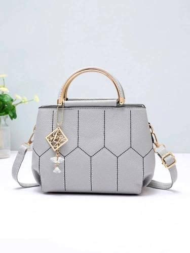 Litchi Embossed Stitch Detail Square With Bag Charm Handtas