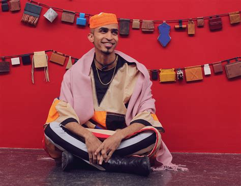ahmed umar viser  hijabs og beskyttelsens kunst pa kunstnernes hus