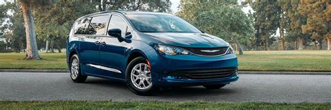 2020 Chrysler Voyager | 7 Passenger Minivan