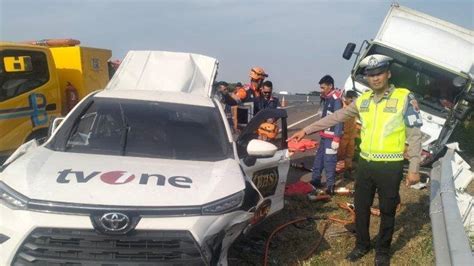 Sosok Sopir Truk Boks Yang Tabrak Mobil Tvone Di Tol Pemalang Diduga