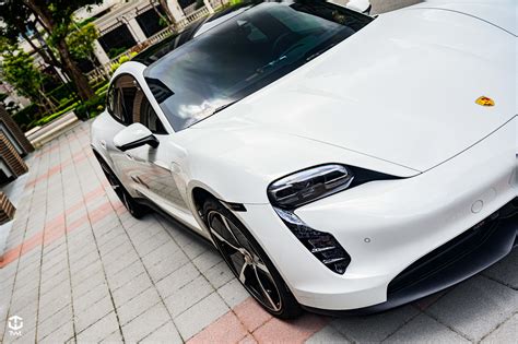 保時捷電動跑車 Porsche Taycan 空力套件｜碳纖維鴨尾｜頂級卡夢後擾流板｜保時捷專業改裝 台灣碳纖