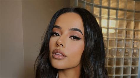 Becky G encendió Instagram con un selfie en bikini y mostró su abdomen